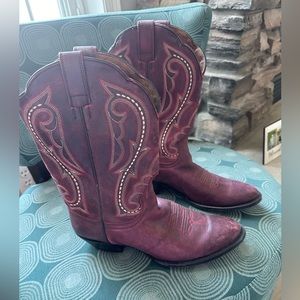 Like new Ariat Cowboy Boots size 8